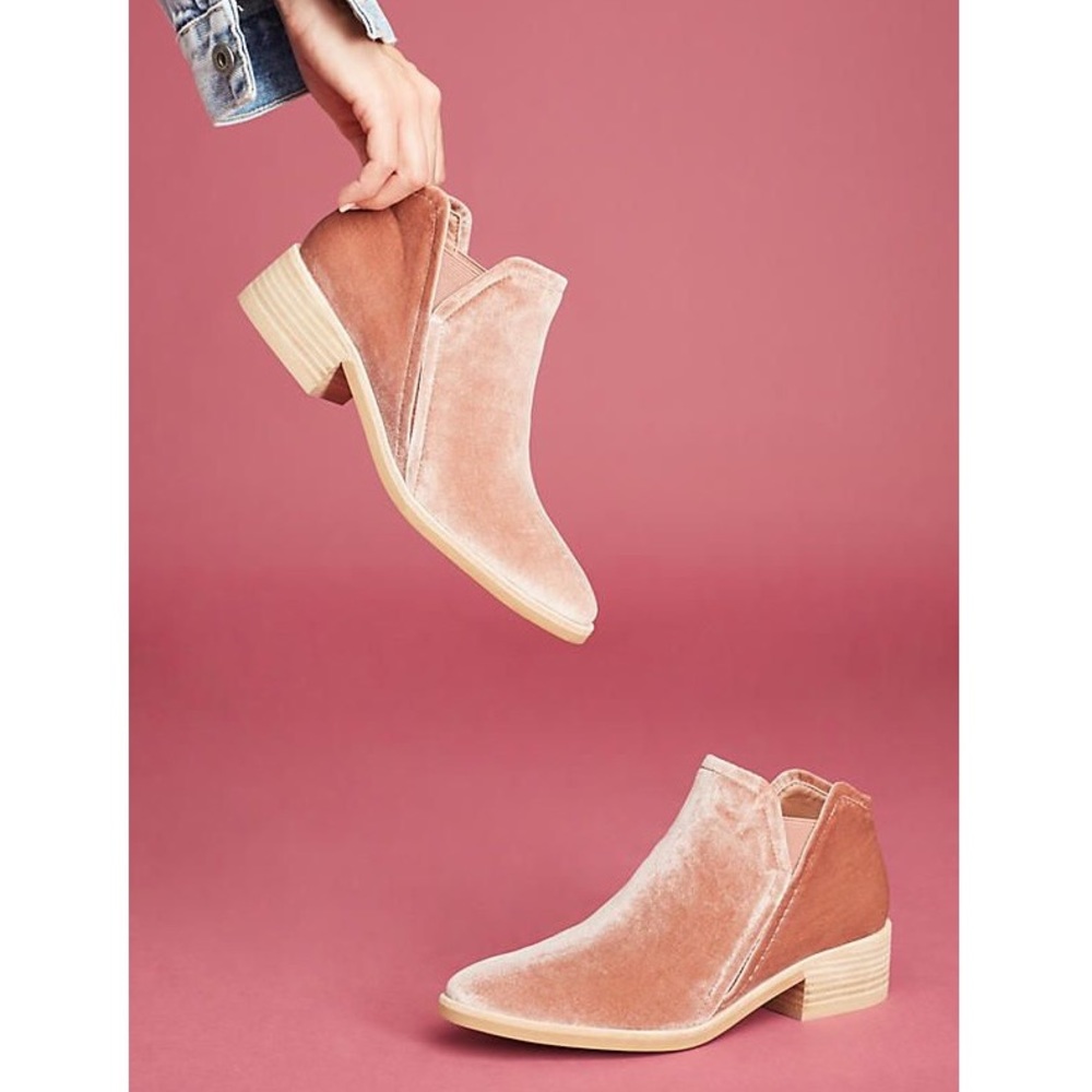 Dolce Vita Tay Boots in Rose Velvet Size 8